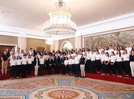 Tres brillantes bachilleres asturianos recibidos por el Rey