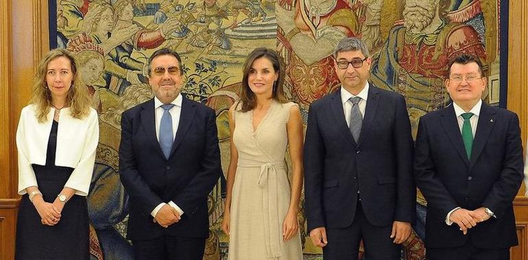La Reina Letizia recibe en audiencia al Consejo General de la ONCE 