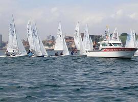Gijón: Tiago y Salvador Roquete lideran la Copa de España de Snipe