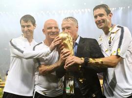 Francia alza su segunda copa mundialista 