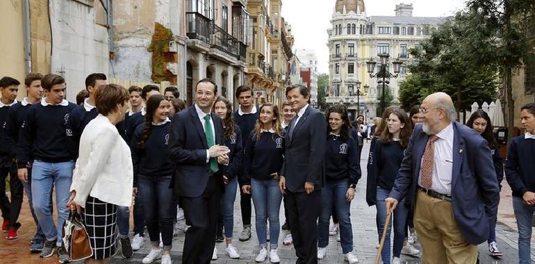 Los guajes del Centro Asturiano de México con honores en Asturias