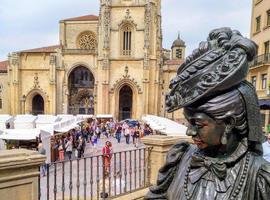 El Mercado Artesano y Ecológico de Oviedo vuelve a la Plaza Catedral