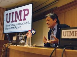 Javier Fernández desgrana en la UIMP sus reflexiones sobre el Estado Federal