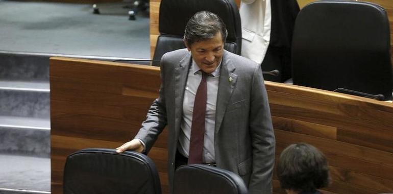 Energías, financiación e infraestructuras en la reunión entre Javier Fernández y Pedro Sánchez