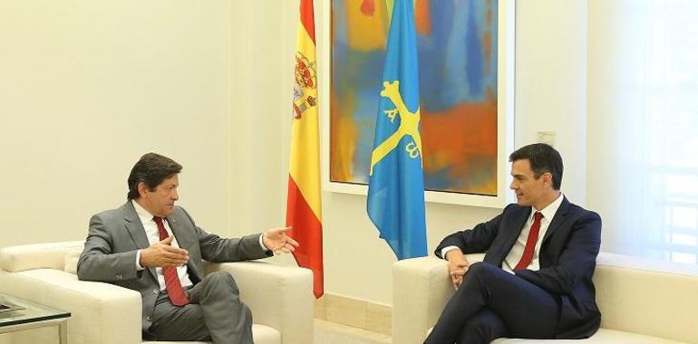 Sánchez asume las principales demandas de Asturias en infraestructuras