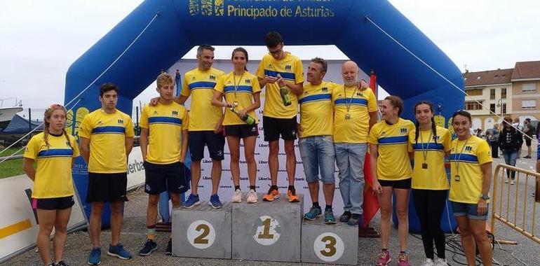 Lucía Vergara y Pablo Ortega, campeones de Asturias de Acuatlón   
