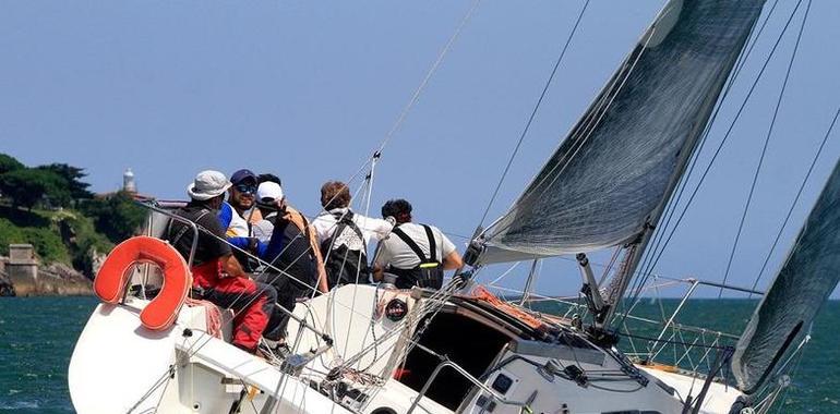 El Airan V encabeza la etapa reina de la Regata Gaitero