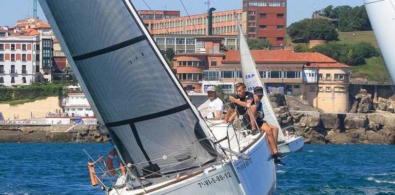 El Trofeo Presidente de Cruceros vuelve el sábado a la bahía gijonesa