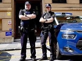 Dos policías nacionales evitan, por segundos, el suicidio de un ovetense