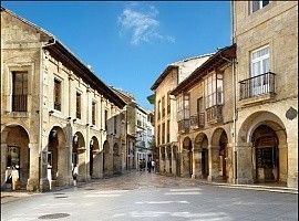 CaleyAvilés va amosar los secretos del Cascu Históricu nuna visita guiada nasturianu 