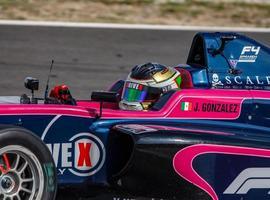 Victoria y liderato de Javier González en la Formula 4 española 