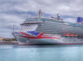 3.645 gijoneses por un día arriban en el Britannia