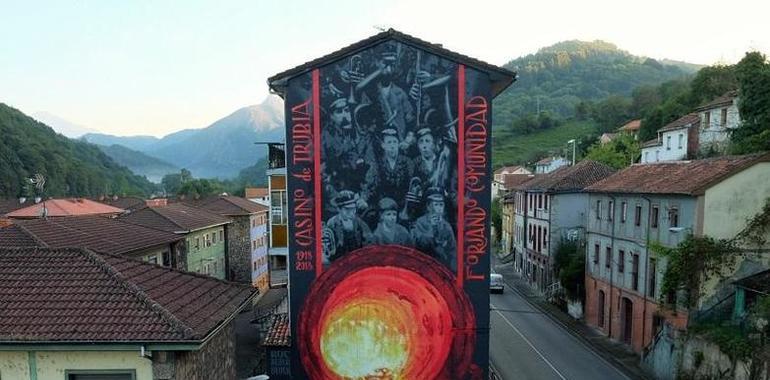 Mural de música y fuego para celebrar el centenario del Casino de TRUBIA