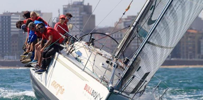 El Bullbox y el Ita II primeros líderes del Trofeo de Otoño de Cruceros del RCAR