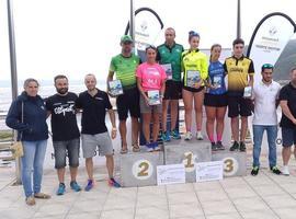 Raquel Alzaga y Dani Bayón ganan el Triatlón Norte Motor Sprint Colunga