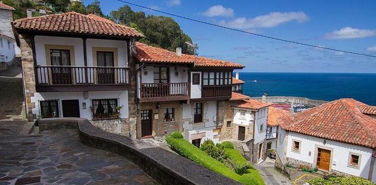 Llastres y Torazu celebran el Día de los Pueblos más bonitos de España