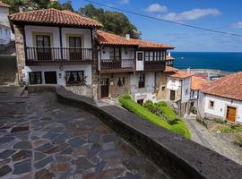 Llastres y Torazu celebran el Día de los Pueblos más bonitos de España