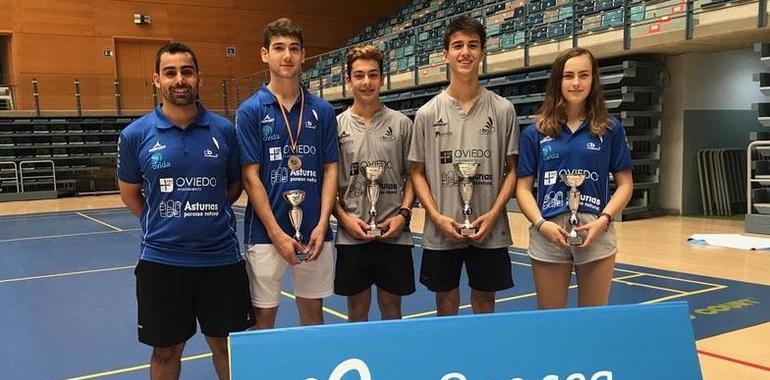 Bádminton Oviedo amplía medallero en el Máster Nacional de Huelva