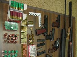 Detenido en Tineo por amenazas y con siete armas de fuego ilegales