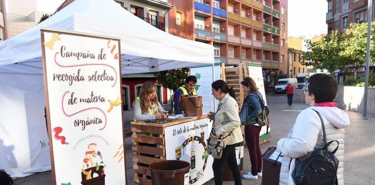 La mitad de las familias de Candás ya separan residuos orgánicos mediante el cubo marrón