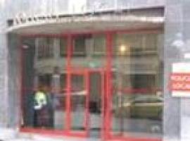 Policía Local y Bomberos de Gijón evitan el suicidio de un francés