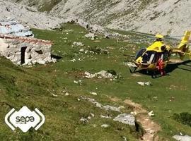 Rescatado un senderista enfermo entre Pandecarmen y Peña Santa