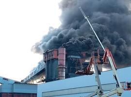 Alarma por un incendio en Baterías de Coque de Avilés