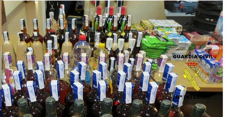 Detenidos dos cacos reincidentes por hurtos en comercios de Lena