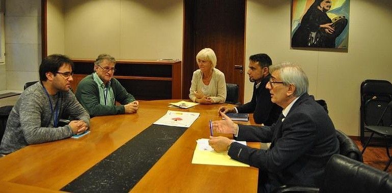 IU trabaja con LARPA para frenar la adicción a juegos y casas de apuestas