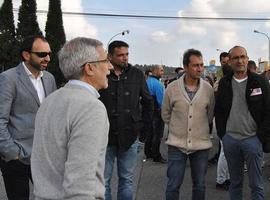 Llamazares apoya a los trabajadores de Alcoa y reclama mantener la actividad y el empleo