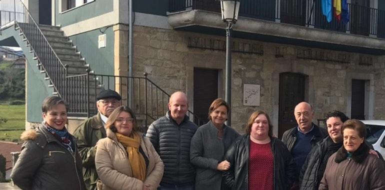 Carmen Moriyón, en Peñamellera para apoyar el turismo cultural y al Parque de Picos