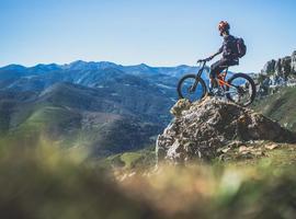 El bicampeón del mundo de Bike Trial, David Cachón, en Nevaria