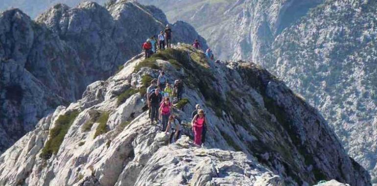 Universidad de León programa excursiones de senderismo en Asturias