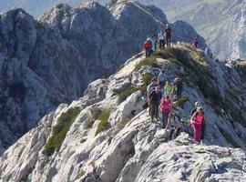 Universidad de León programa excursiones de senderismo en Asturias