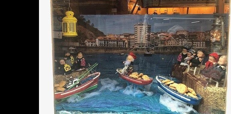 10 comercios de Candás en el Concurso de Navideño de Escaparates de Asturias