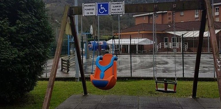 Morcín instala el primer columpio adaptado para niños con diversidad funcional