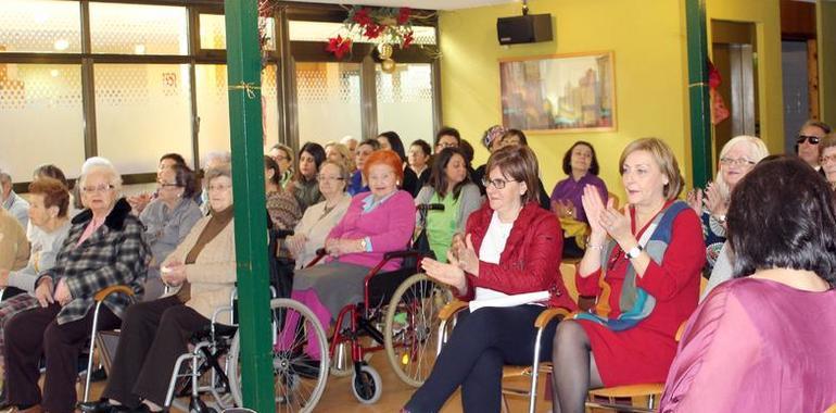 El proyecto intergeneracional de los centros social y de día Jardín de Cantos reconocido como excelente