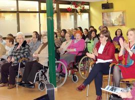 El proyecto intergeneracional de los centros social y de día Jardín de Cantos reconocido como excelente