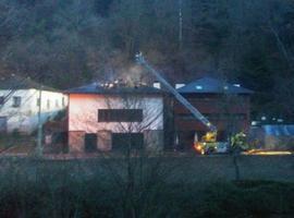 Extinguido un incendio en un hotel de Cangas del Narcea