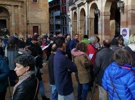Más de 400 personas dan destino a los sueldos que donan los concejales de Somos Oviedo