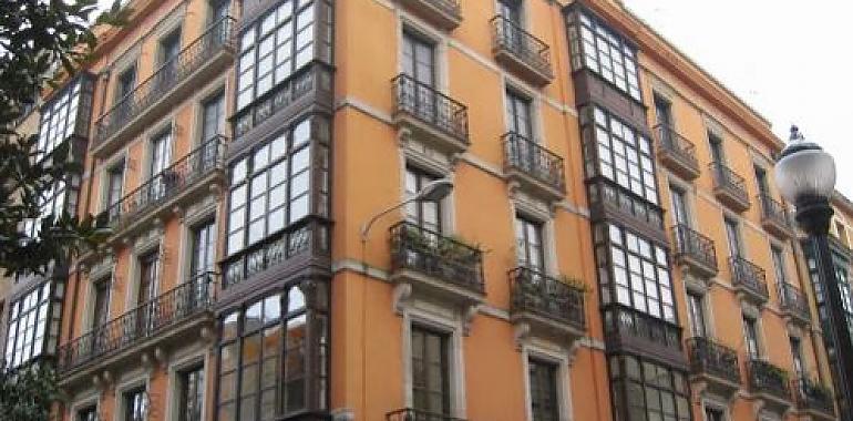 La historia del exilio asturiano, a debate en el Ateneo Obrero de Gijón