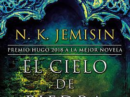 El cielo de piedra cierra de la trilogía La Tierra Fragmentada de Jemisin
