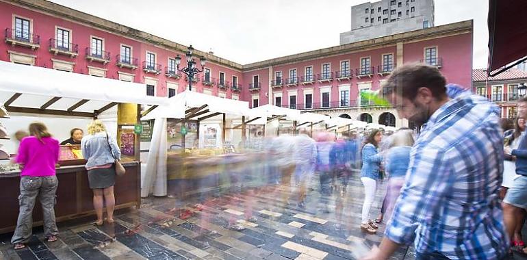 Plaza Mayor, una nueva edición del Mercado Artesano y Ecológico de Gijón