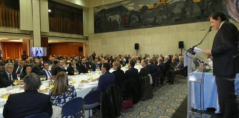 Javier Fernández propone un arancel ambiental en defensa de la industria europea