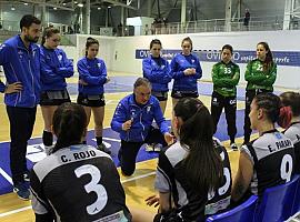 El Oviedo Balonmano Femenino tropieza en casa