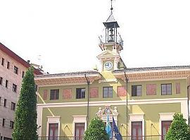 Podemos media con Principado y Ayuntamiento por las piscinas de Pénjamo