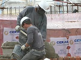 El número de trabajadores extranjeros baja un 0,83% en Asturias pese al aumento nacional