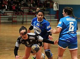 El Oviedo Balonmano Femenino empata en Vigo