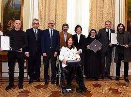 Placas de Honor de la Orden Alfonso X para el IES y el Colegio de Vegadeo e Ibias