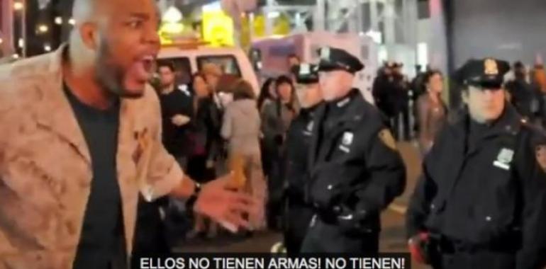 Un marine veterano se enfrenta a la policía para defender a ciudadanos de Occupy Wall Street